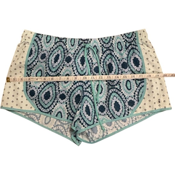 Aerie Athletic Drawstring Shorts Woman’s Size Medium Geometric Pattern - Picture 7 of 8
